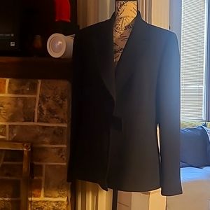 Thari Black blazer S14.